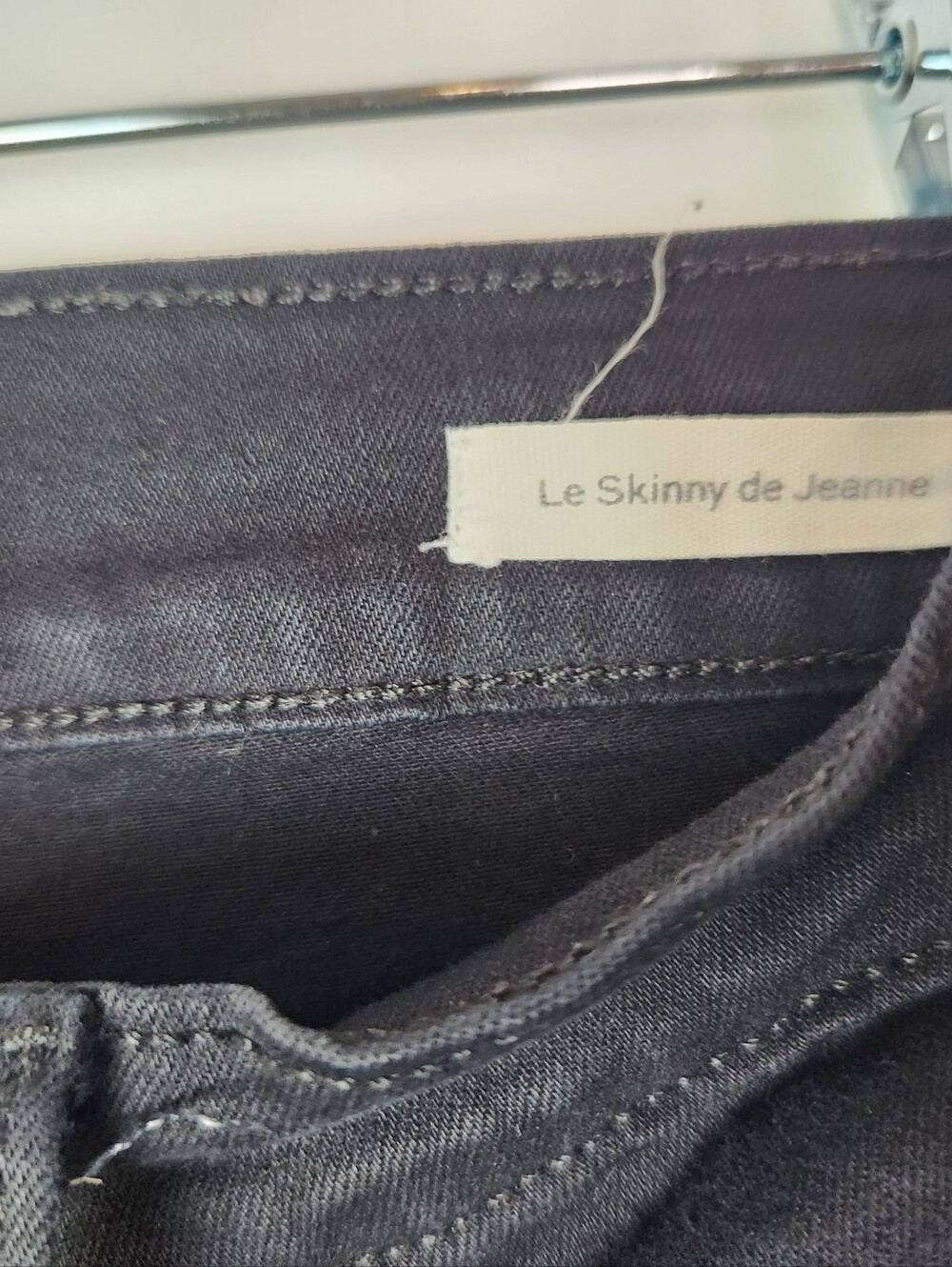 Frame Le Skinny De Jeanne Raw Mid Rise Jeans in Black Film Noir Size 23 - Picture 5 of 9